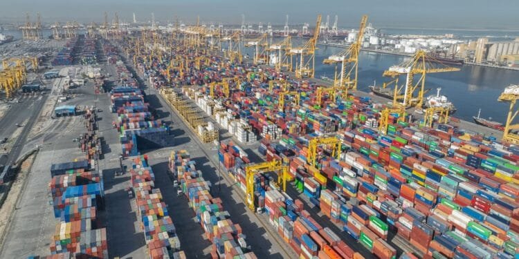 Hamdan highlights Jafza’s vital contribution to Dubai’s economy